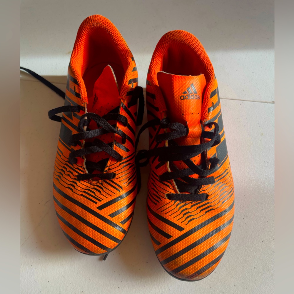 Adidas Nemeziz 17.4 soccer cleats Orange/Black Size 3.5 youth